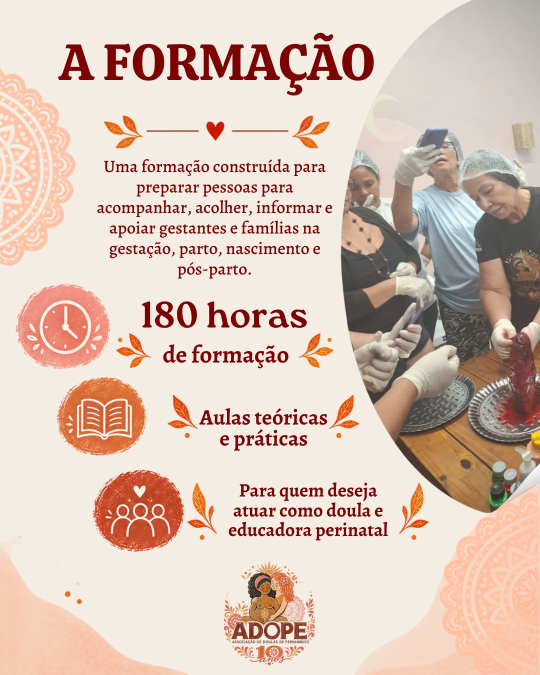 Segundo slide do carrossel da ADOPE sobre formação, com fotografia de aula prática e informações sobre teoria e prática.
